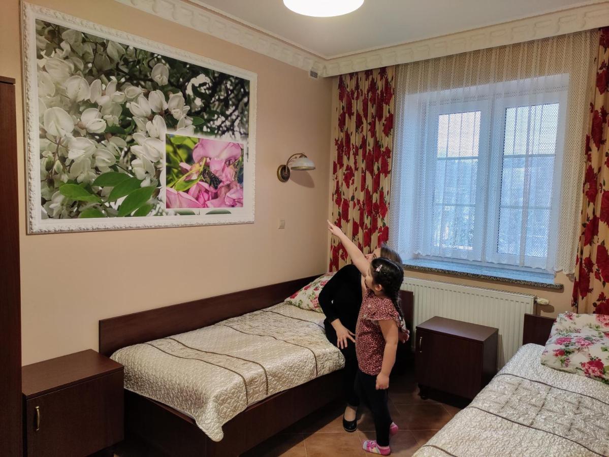 Dwor Bartnika Bed & Breakfast Narewka Bagian luar foto